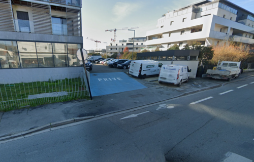 Place de parking cenon