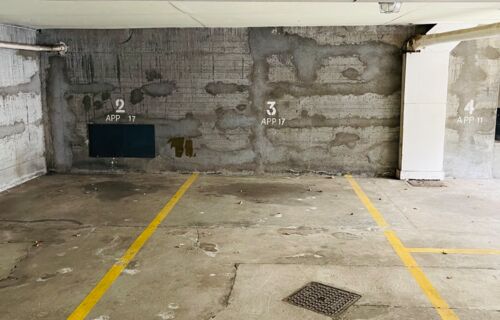 LOCATION PARKING COUVERT DEVANT LE JARDIN LECOQ