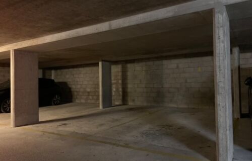 Parking près de la Mairie de Montreuil
