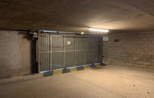 Parking près de la Mairie de Montreuil