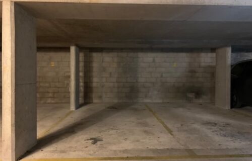 Parking près de la Mairie de Montreuil