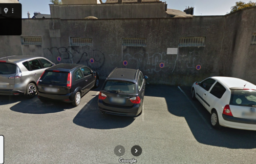 Place de parking - non couverte - plein centre ville