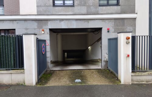 Parking au sous-sol  dans une résidence