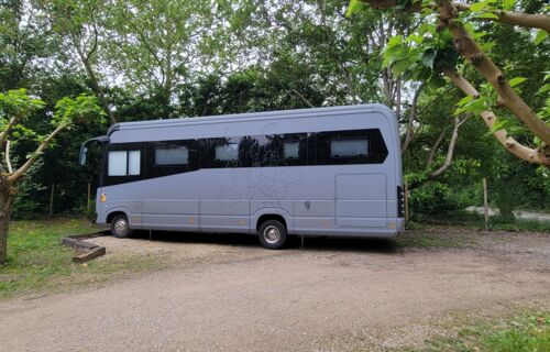 Places pour tout véhicule y compris camping car
