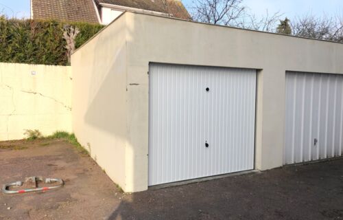 Garage à Caen derrière université; rue Père Sanson (14)
