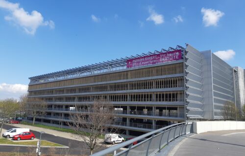 PARKING COUBERTIN