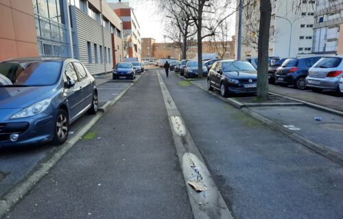 Parking près de la tour d'asnieres