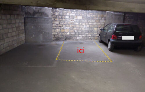 Parking 75011 au sein d'un immeuble résidentiel.