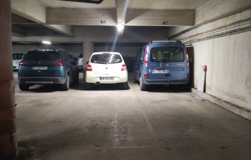 Parking Charenton le pont 8 rue de Nocard 94220 80€ voiture moto 50€