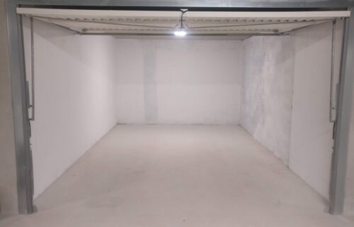 Garage souterrain fermé et privé proche de l'aéroport de Genève