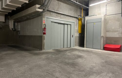 Parking situé à Asnieres