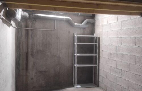 Garage sécurisé avec électricité et Mezzanine