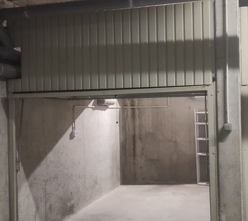 Garage sécurisé avec électricité et Mezzanine