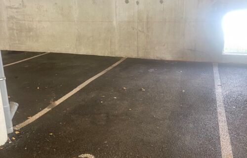 Location d'une place de parking proche de Terres neuves / La belle rose à Bègles