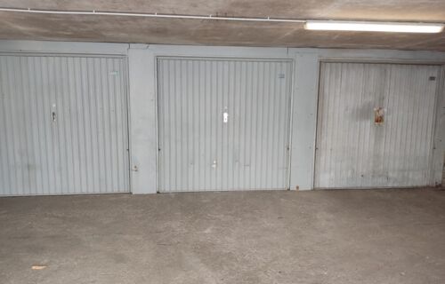 Parking Box (RDC - Accès facile) 75020