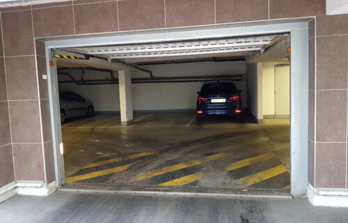 Place de parking au pied du rer c. -ISSY