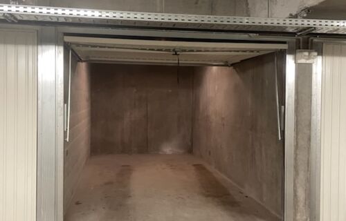 Box fermé dans garage sous terrain proche Part Dieu