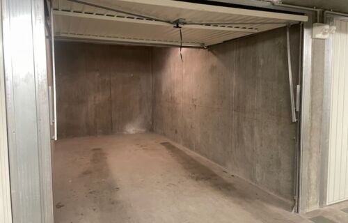 Box fermé dans garage sous terrain proche Part Dieu