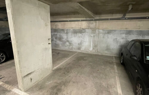 Place de parking privée (Immeuble surveillé, accès 24h/24 avec un bip) sur Clichy 92110
