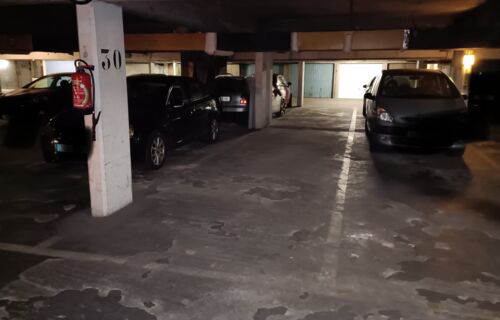 Parking près du métro Belleville, PARIS