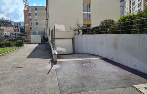 Parking en sous-sol dans résidence sécurisée neuve Lyon 7