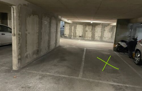 PARKING SECURISE A DEUX PAS DES LIGNES DE METRO 8, 10, 12 ET 6.