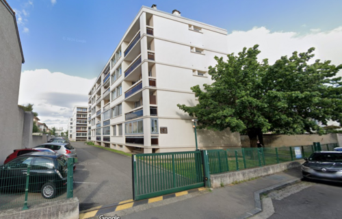 PARTICULIER LOUE PLACE DE PARKING DANS RESIDENCE SECURISER 135 RUE DE MONTAGNY 69008