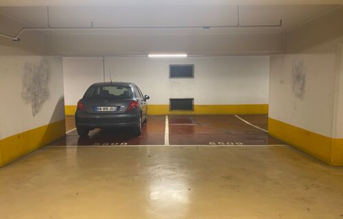 Location GRANDE place parking souterrain surveillé 24h/24