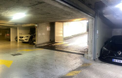 Parking couvert dans le 20ème à Paris entre Nation et Père-Lachaise