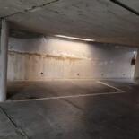 Parking sécurisé, emplacement stratégique