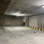 Parking situé à Asnieres