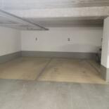 Location parking proche Buttes Chaumont dans residence securisee