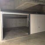 Parking sécurisé et privé de 2 places ( 25m²) avec deux portes individuelles