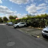 Parking privé et sécurisé - 1 grande place disponible - Cours du Médoc - A deux pas de la place Ravezies
