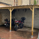 A louer parking deux roues abrité dans cours sécurisée