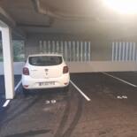 Parking  fermé couvert  loué à l'année