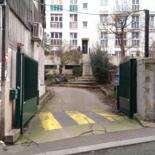 Parking couvert et sécurisé proche des métros Gambetta et Ménilmontant.
