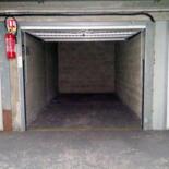 Parking près du commissariat de police et la poste